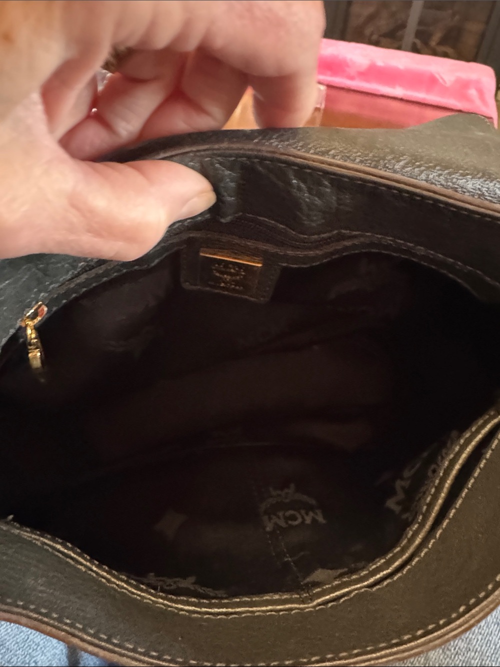 MCM VINTAGE Black Leather Crossbody with Gold Hardware - Picture 3 of 11